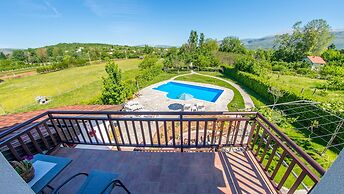 Frida Luxury Beachfront Villa