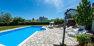 Frida Luxury Beachfront Villa