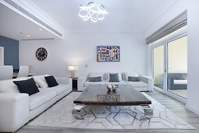2BR on Palm Jumeirah With Beach and Complimentary Golf