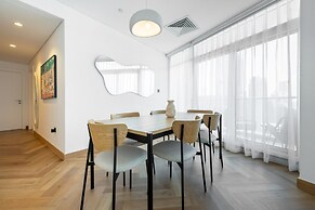Upgraded Apartment w Stunning Burj Khalifa View