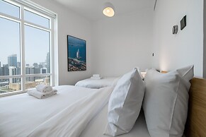 Upgraded Apartment w Stunning Burj Khalifa View