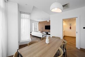 Upgraded Apartment w Stunning Burj Khalifa View