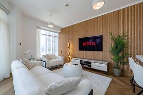 Upgraded Apartment w Stunning Burj Khalifa View