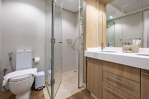 Upgraded Apartment w Stunning Burj Khalifa View