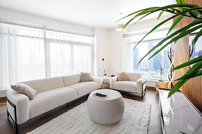 Upgraded Apartment w Stunning Burj Khalifa View
