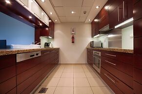 Upgraded Apartment w Stunning Burj Khalifa View