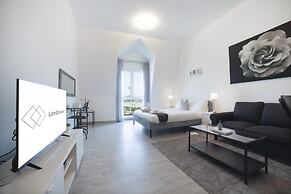 Luxe Studio Near Discovery Gardens Metro Station