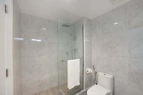 Luxe Studio Near Discovery Gardens Metro Station