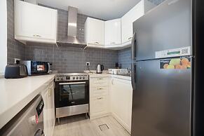 Luxe Studio Near Discovery Gardens Metro Station