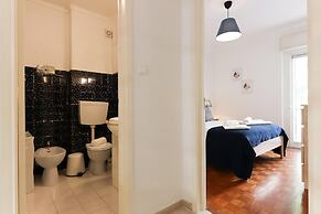 Principe Real Balcony by Homing