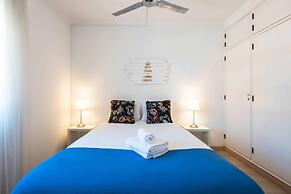 Sesimbra Stylish Villa by Homing
