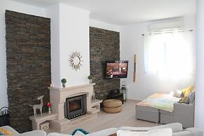 Sesimbra Stylish Villa by Homing