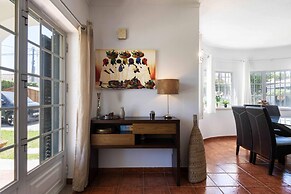 Sesimbra Stylish Villa by Homing