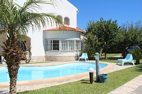Sesimbra Stylish Villa by Homing