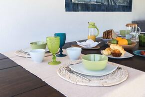 Sesimbra Stylish Villa by Homing