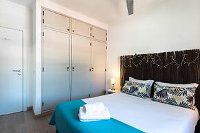 Sesimbra Stylish Villa by Homing