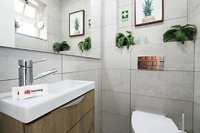 Sesimbra Stylish Villa by Homing