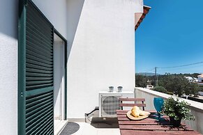 Sesimbra Stylish Villa by Homing