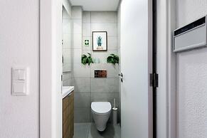 Sesimbra Stylish Villa by Homing