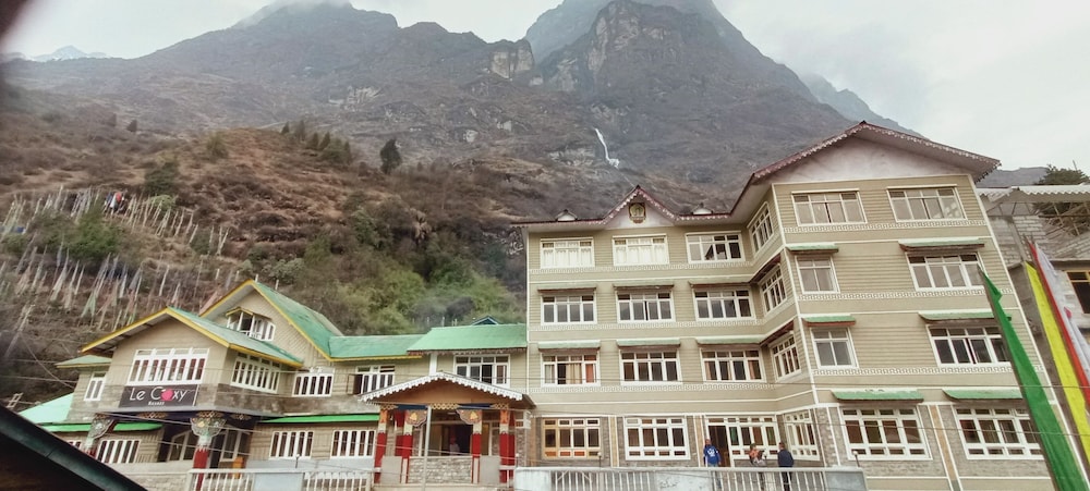 LE COXY RESORT