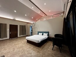 Paramount Riverfront Resort & Spa