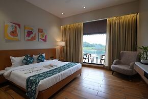 Paramount Riverfront Resort & Spa