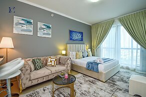 Silver - Modern Studio with lake view