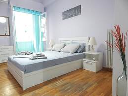 2 Bed Flat - Sleeps 4 - Pets - Parking - Wifi