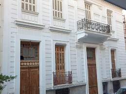 2 Bed Flat - Sleeps 4 - Pets - Parking - Wifi