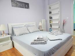 2 Bed Flat - Sleeps 4 - Pets - Parking - Wifi