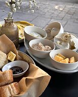 De Picciotto Suites