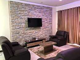 2 Bed - Sleeps 4 - Free Airport Shuttle
