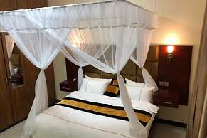 2 Bed - Sleeps 4 - Free Airport Shuttle