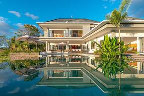 Villa IzaJay