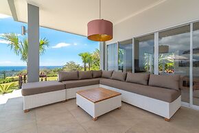 Villa IzaJay