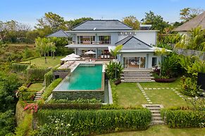 Villa IzaJay