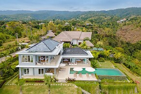 Villa IzaJay