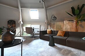 Cheap, Affordable Luxury in Antwerp Cc-4