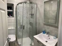 Charming 2-bed Apartment