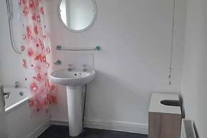 Homely 4-bed House in Manchester