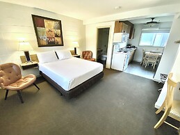 Arbutus Grove Motel