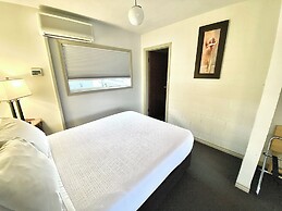 Arbutus Grove Motel