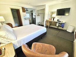 Arbutus Grove Motel