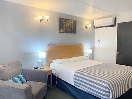 Statesman Motor Inn