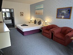 Statesman Motor Inn