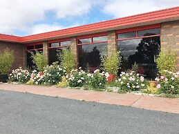 Statesman Motor Inn