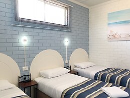 Statesman Motor Inn