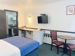 Statesman Motor Inn
