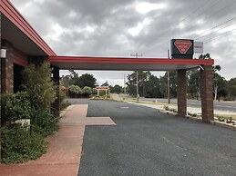 Statesman Motor Inn