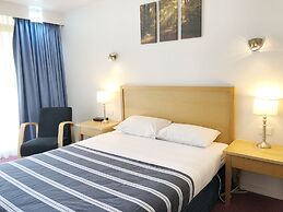 Statesman Motor Inn
